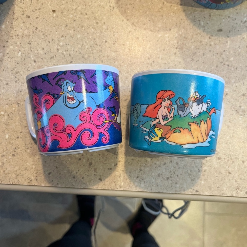 Disney vintage 90’s Character plastic Mugs Set